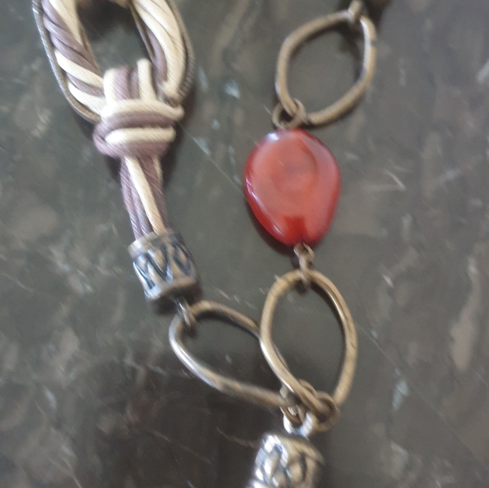 BEAUTIFUL VINTAGE  NECKLACE
